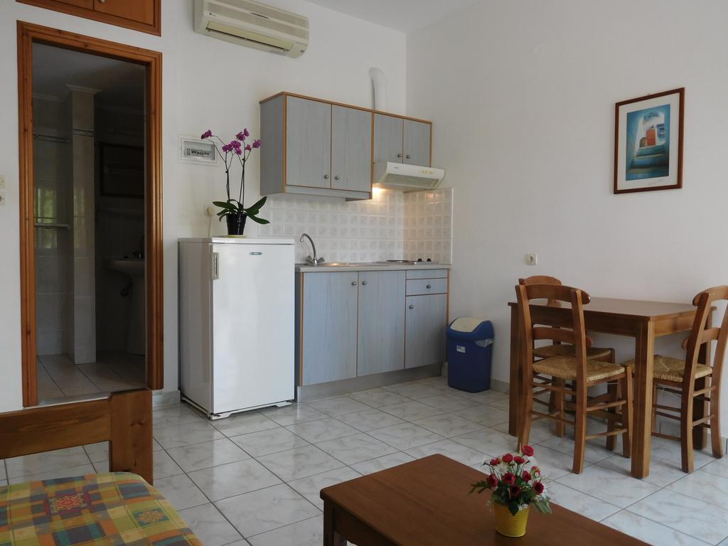 Anthea Apartments 팔라이오코라 외부 사진